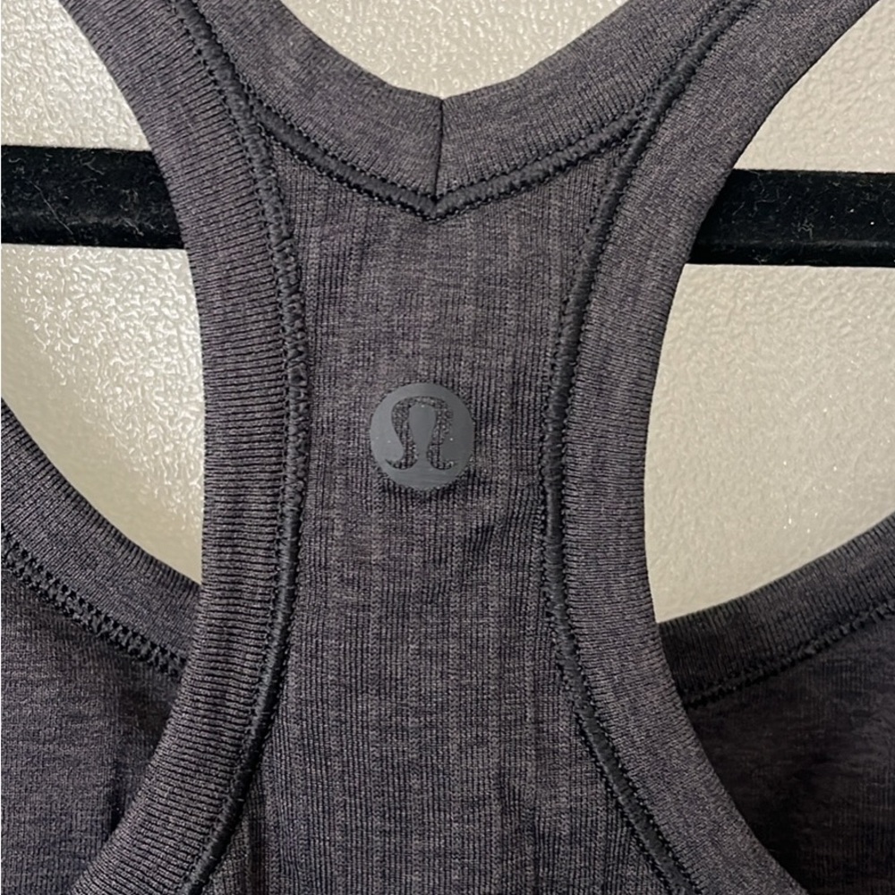Lululemon workout tank